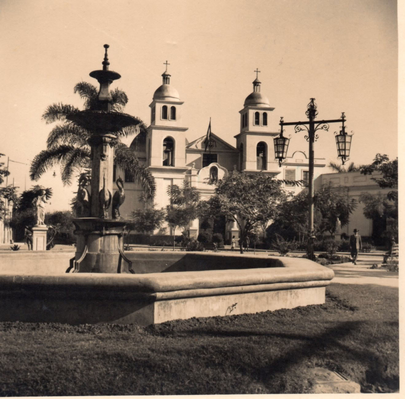 Iglesia de Santiago en los Barrios Altos, c. 1930
