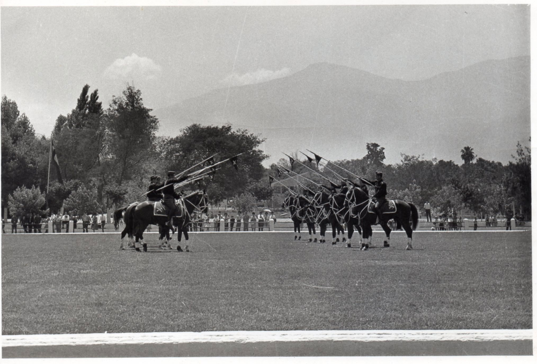 Capitán de navío Federico Salmón de la Jara agregado naval a la Embajada del Perú en Chile, 1961-1963