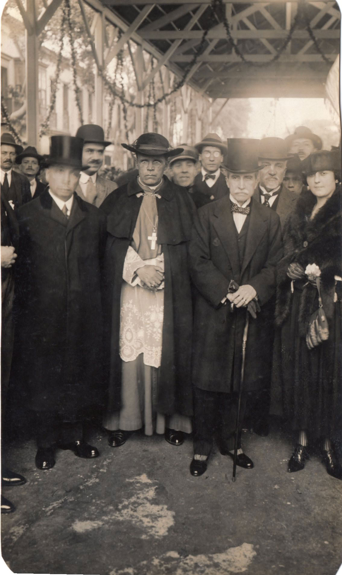 Presidente Augusto B. Leguía con el Monseñor Emilio Lisson y Chávez Arzobispo de Lima. c. 1926
