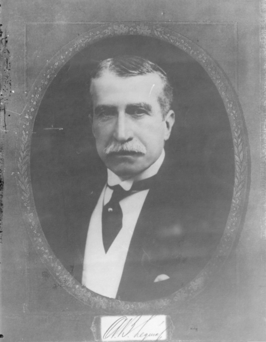 Retrato del Presidente Augusto B. Leguía con firma, c.1922