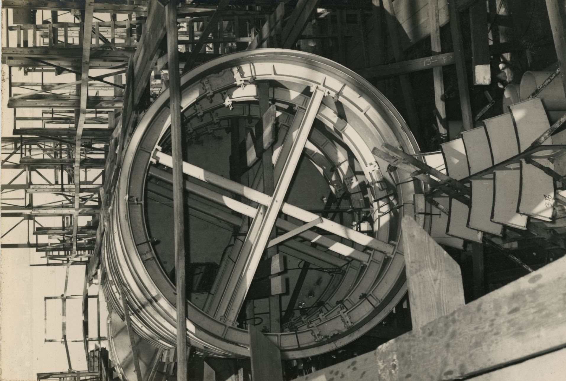 Ensamblaje del submarino Tiburón, 1952