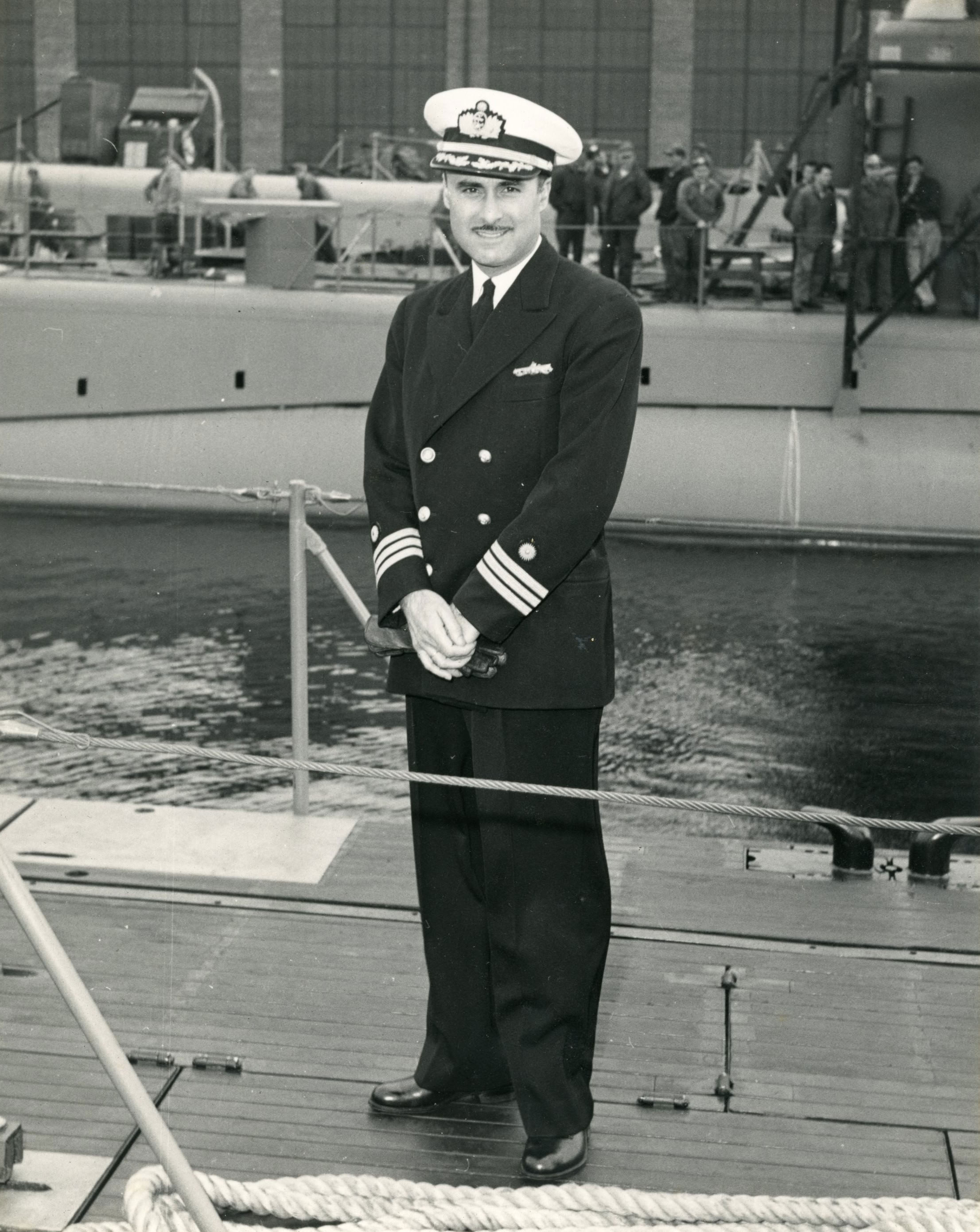 Capitán de fragata Fernando Elías Aparicio, 1953