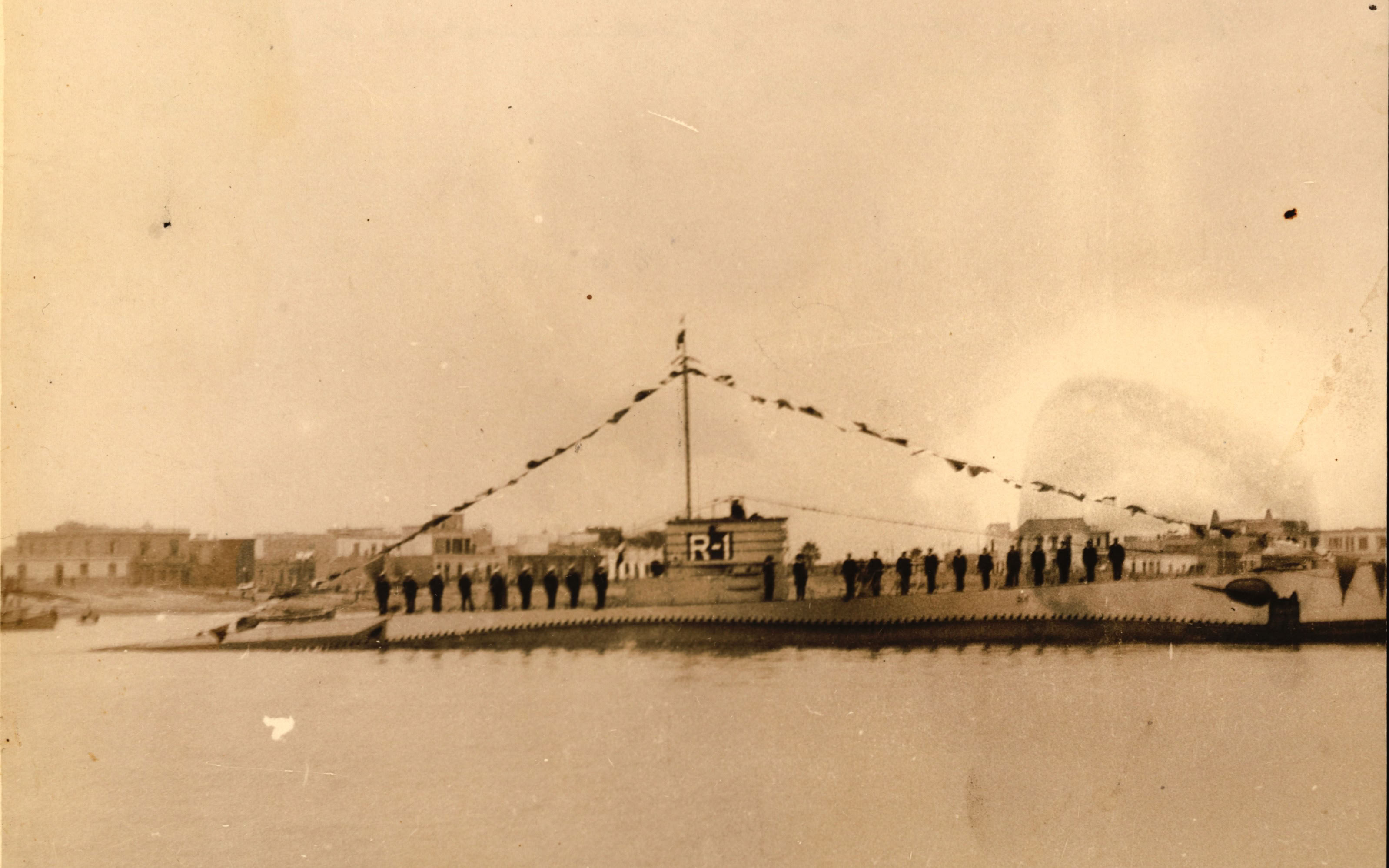 Submarino R-1, 1930