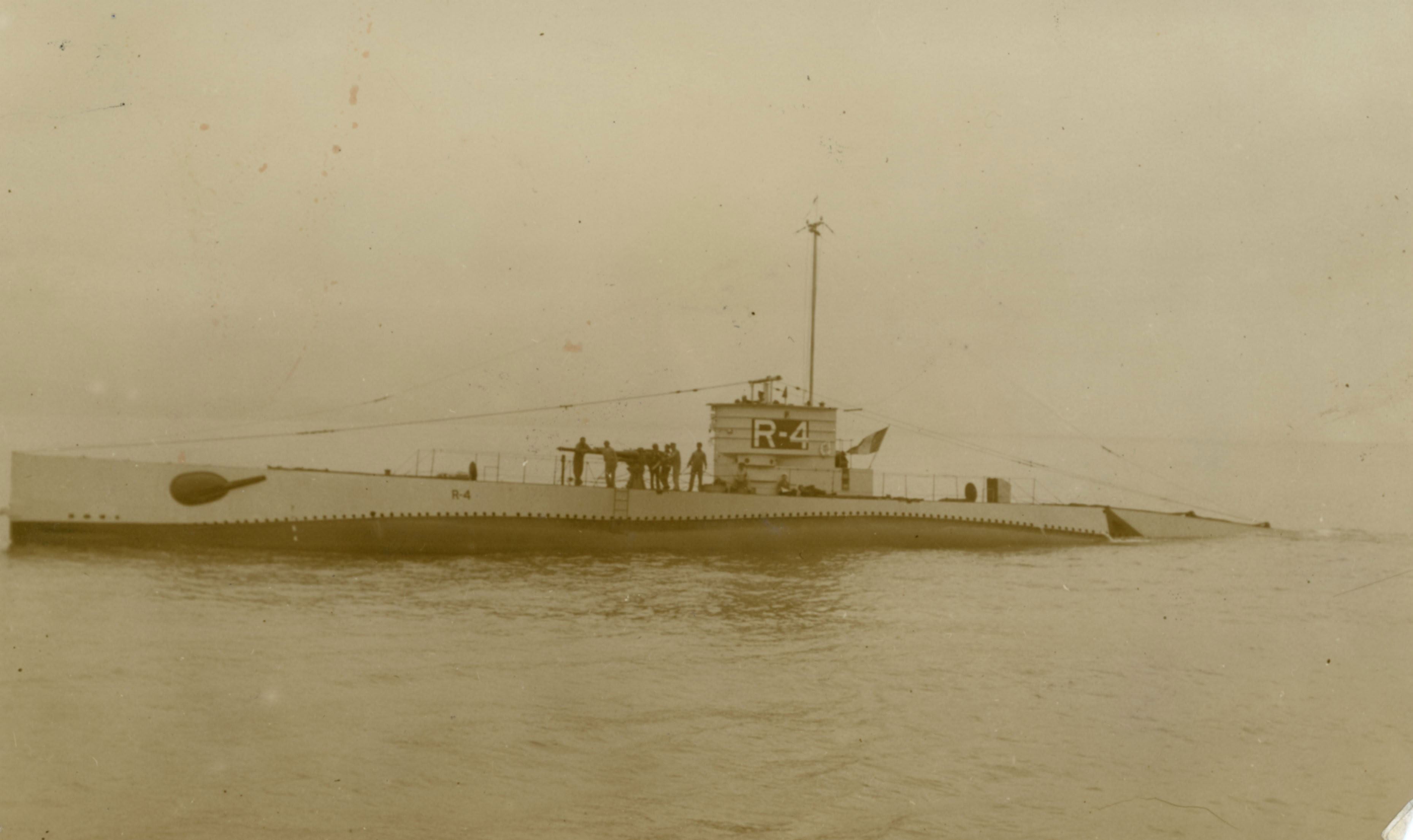 Submarino R-4
